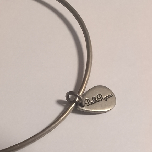 Bella Ryann Silver Expandable Charm Bracelet - Picture 2 of 4